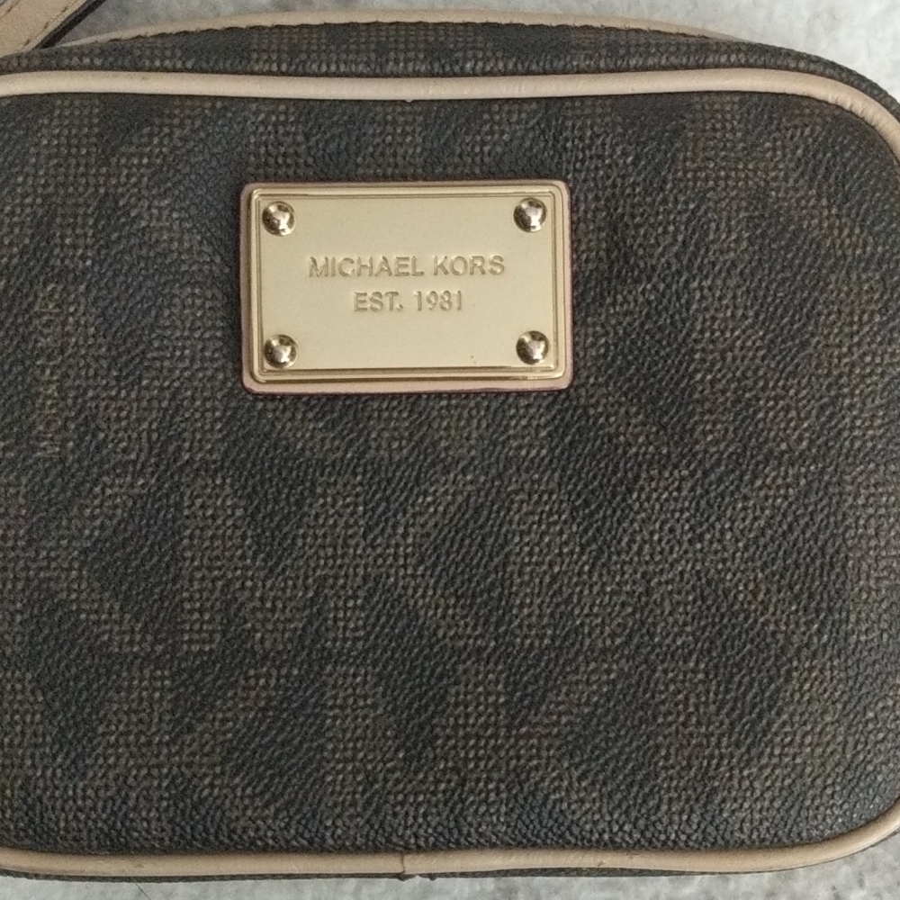 Michael Kors leather mini purse - Picture 2 of 8
